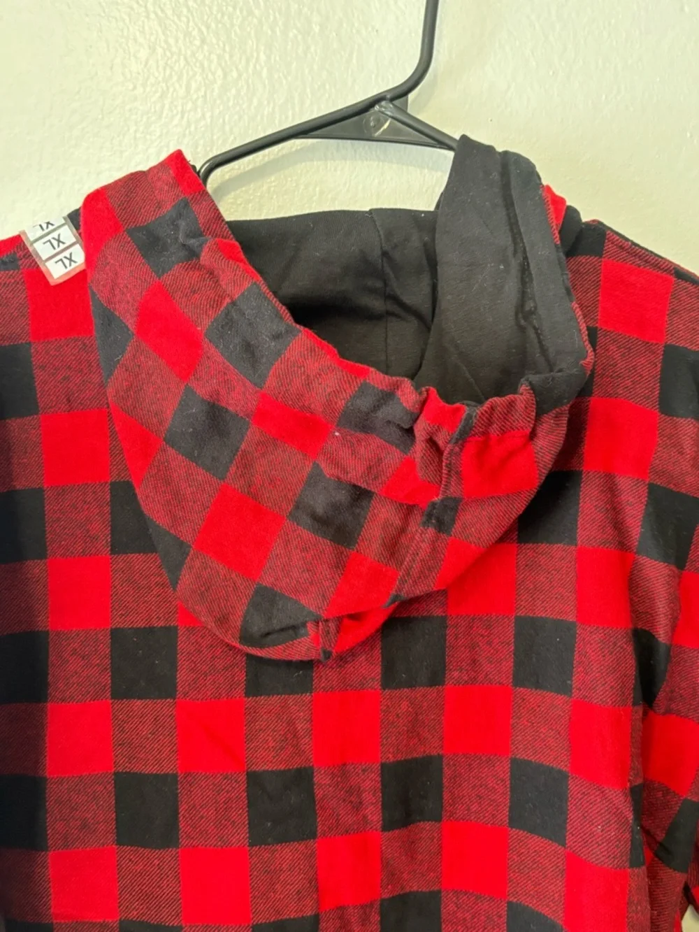Gatlinburg Tennessee Red & Black Plaid Hoodie Sweater - Picture 12 of 13